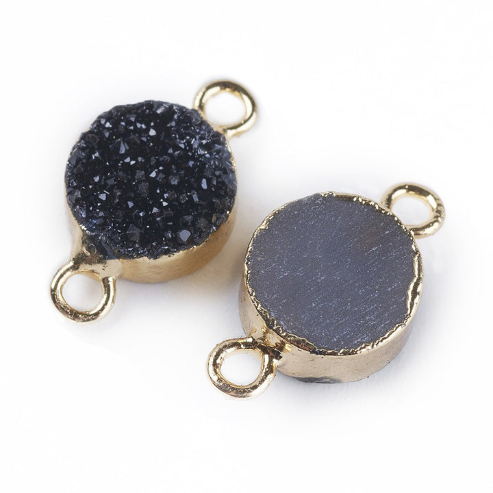 Druzy Agate Link Connectors, Hematite Plated, Round, Flat Shape. Black Color Connector for DIY Jewelry Making.   Size: 14.5mm Length, 8mm Width, 4-5mm Thick, Hole: 1.5mm, Quantity: 1pcs/bag.  Material: Genuine Natural Druzy Agate, Hematite Plated with Light Gold Brass Findings.  Wide Application: These Connectors are Suitable for Necklaces, Earrings, Bracelets, and other Creative Projects. Create a Decorative Effect between Bracelet or Necklace Beads. Make your Handmade Jewelry Stand Out.