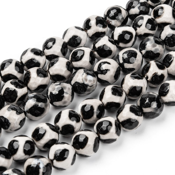 Giraffe Agate Beads, Round, Black & Cream-Colored Pattern Semi-Precious Gemstone Beads.  Size: 10-10.5mm Diameter, Hole: 1.2mm; approx. 35-38pcs/strand, 15" Inches Long.  Material: Giraffe Skin Agate, Dyed, Black and Cream White Color. Polished Finish. 